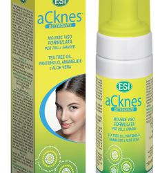 Acknes mousse 150ml, pena za negu i čišćenje lica, formulisana za umivanje osetljive kože lica sklone nepravilnostima kao što su bubuljice i mitiseri.
