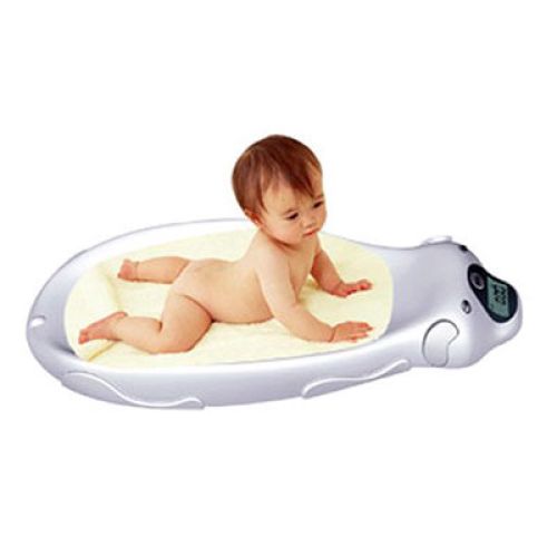 Digitalna vaga za bebe CB-551 za svakodnevno praćenje rasta i razvoja Vašeg deteta, sa prostirkom za vagu i santimetrom za merenje visine bebe.
