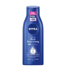 Nivea mleko za telo Rich Nourishing 400ml sa bademovim uljem, intenzino hrani i hidrira suvu i veoma suvu kožu tela. Pruža 48 sati intezivne hidratacije.