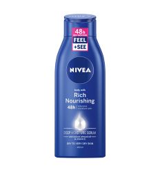 Nivea mleko za telo Rich Nourishing 400ml sa bademovim uljem, intenzino hrani i hidrira suvu i veoma suvu kožu tela. Pruža 48 sati intezivne hidratacije.