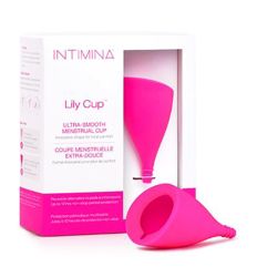 Intimia Lily Cup menstrualna čaša od medicinskog silikona za zdraviju alternativu higijenskim ulošcima i tamponima.Veličine A za nerotkinje ili posle carskog reza