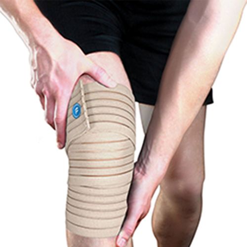 Elastični steznik za koleno, univerzalne veličine, sa elastičnom trakom koja omogućava konstantni ujednačen pritisak i potporu. 