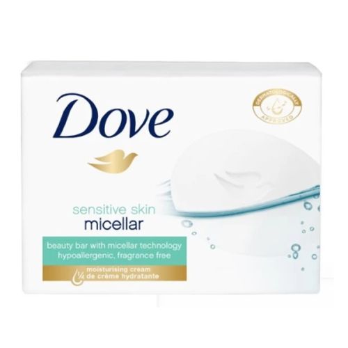 Dove micelar sapun sadrži deo kreme i blagog sredstva za čišćenje kako bi vaša koža bila čista i hidrirana.