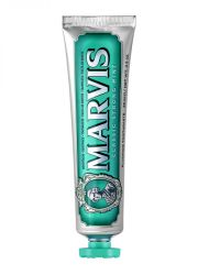 Marvis Classic Strong Mint pasta za zube pomaže u sprečavanju nastanka karijesa, zubnog kamenca i plaka. Obogaćena je ksilitolom i fluoridom.